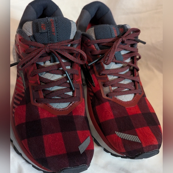 Brooks buffalo red plaid 12 ghost shoes, size 6.5 - Picture 2 of 10